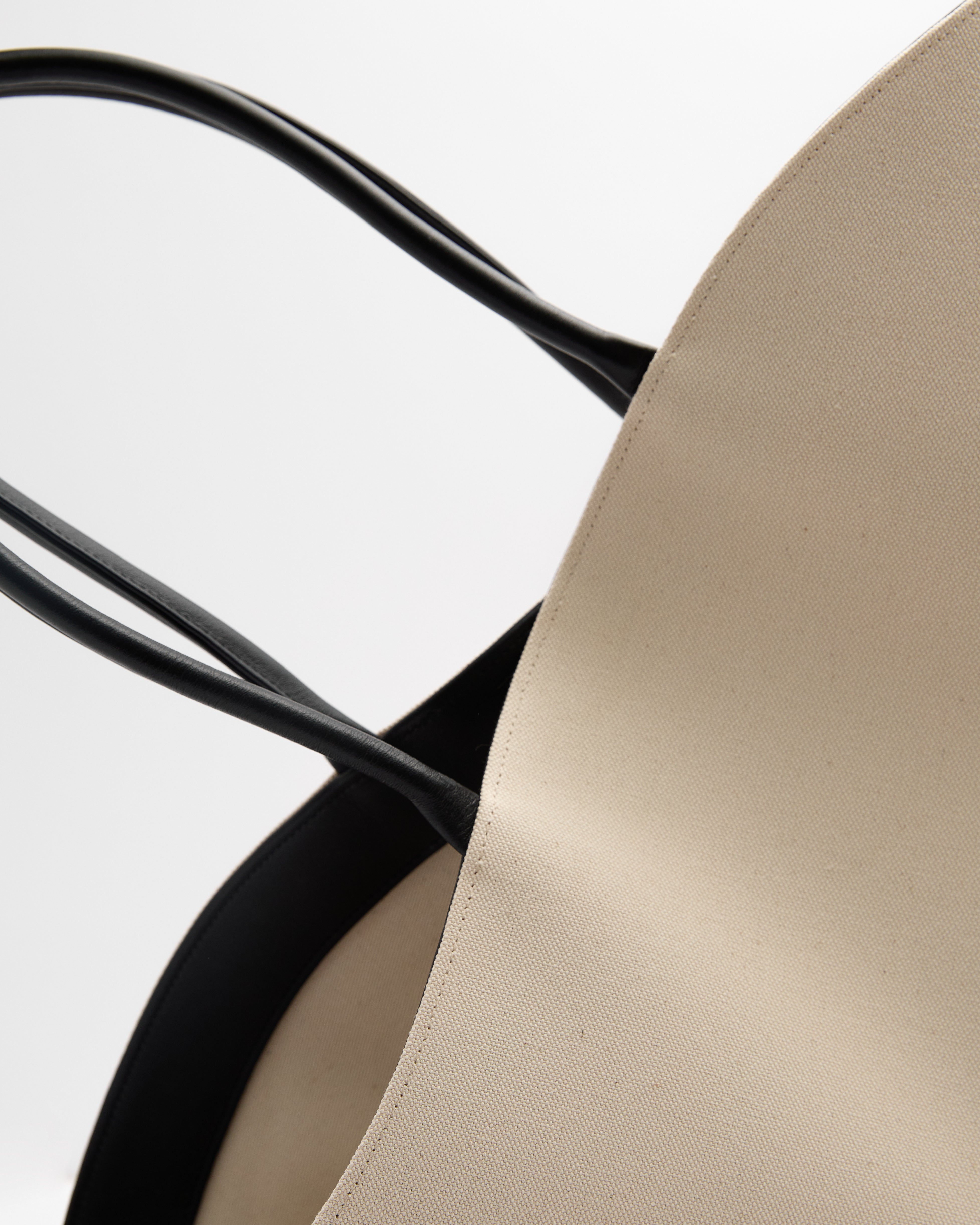 Riposo bag in black
