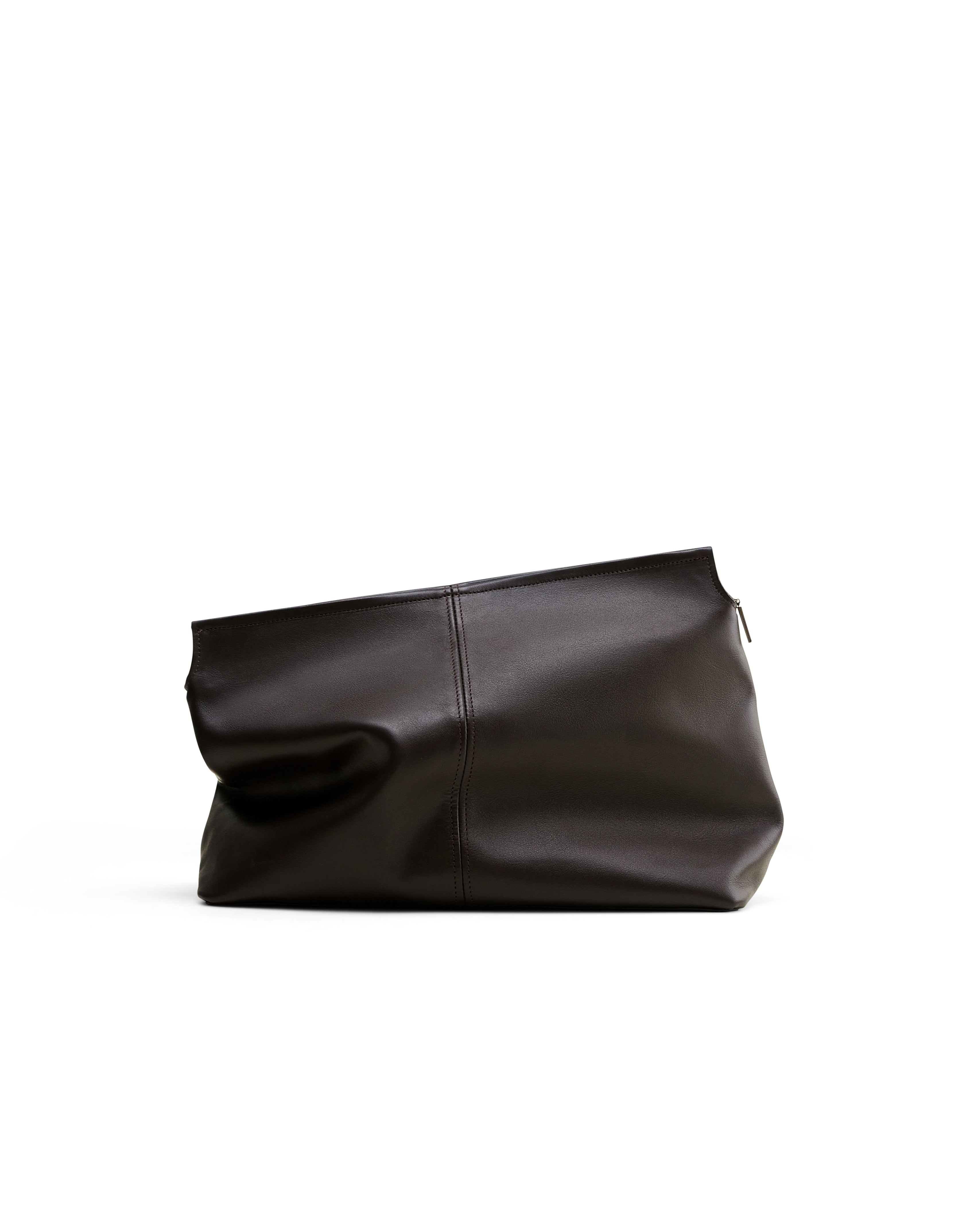 Elza clutch bag in brown