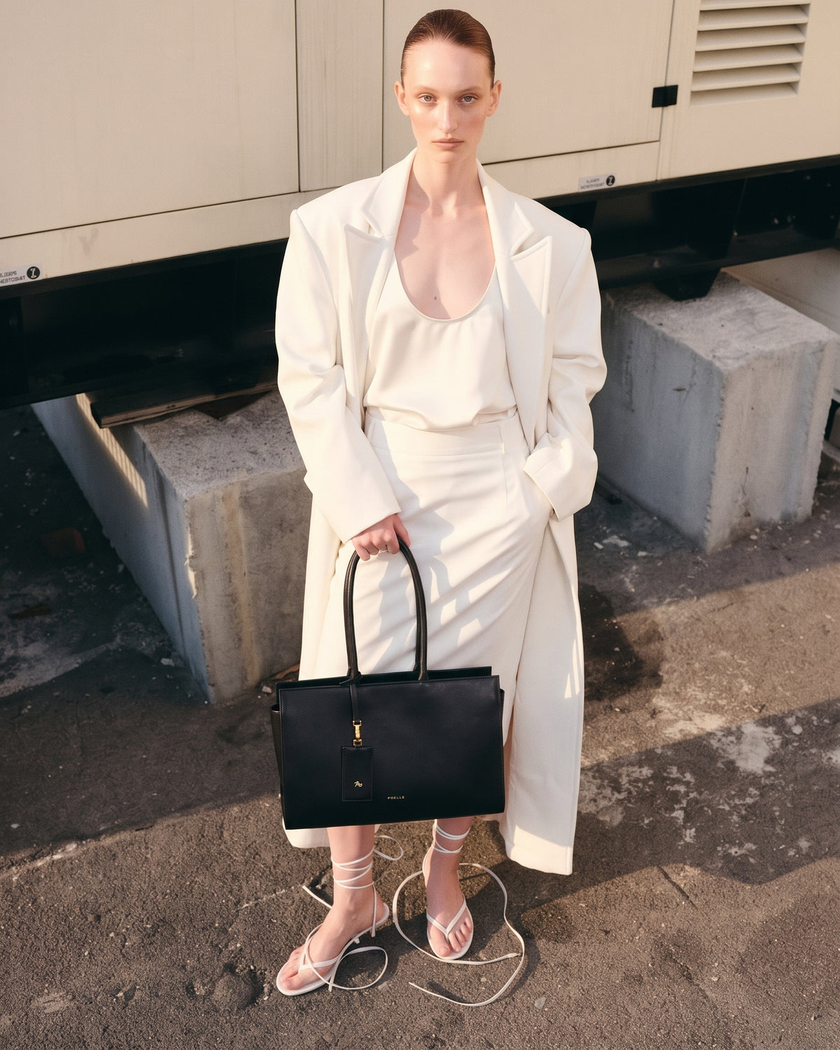 Carolyn Tote Bag Medium Black — kampania