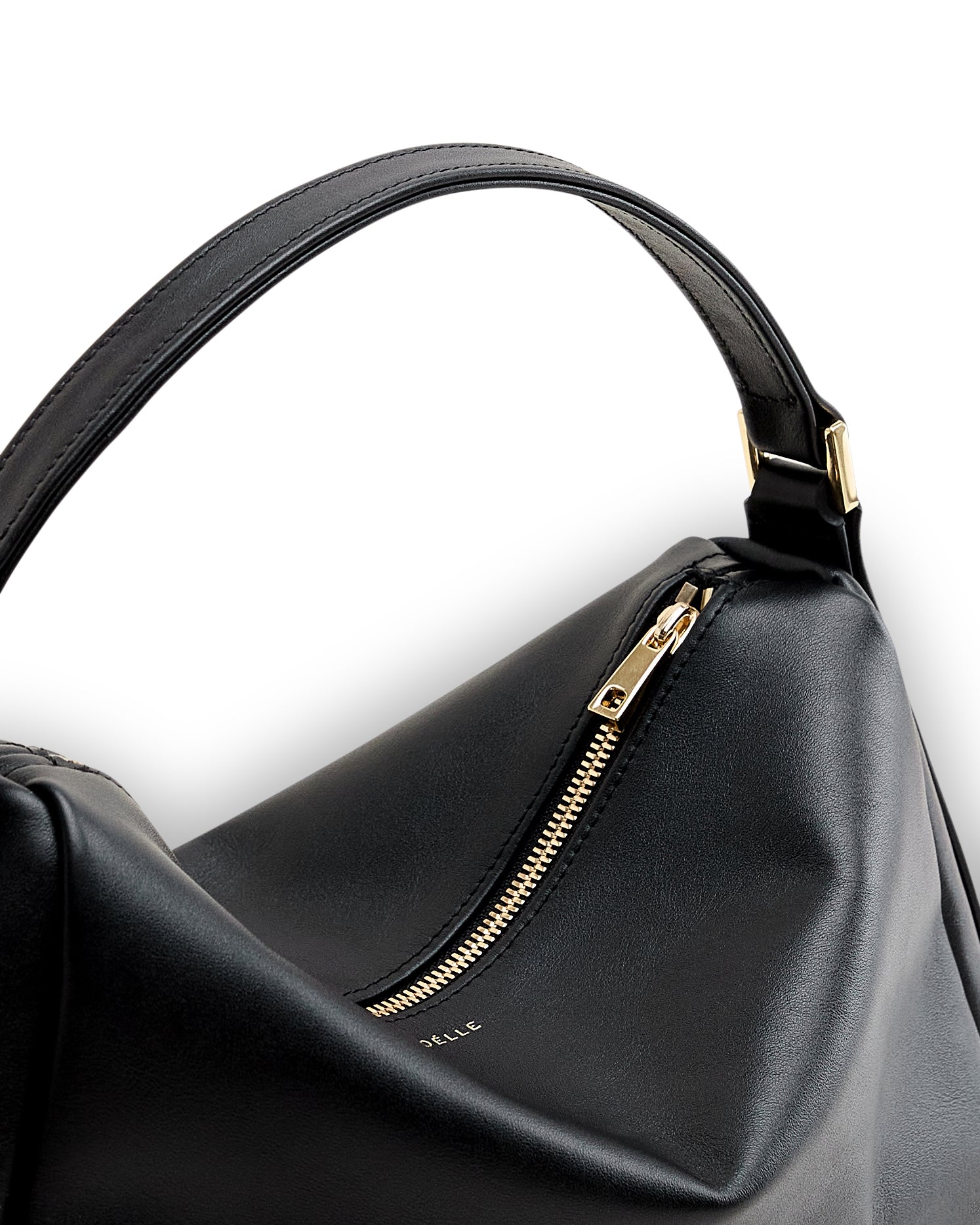 Czarna torebka damska Poelle Atelier z złotym suwakiem i eleganckim paskiem na ramię